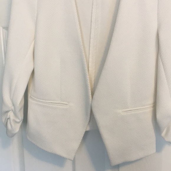 Amanda& Chelsea white blazer - Picture 4 of 7